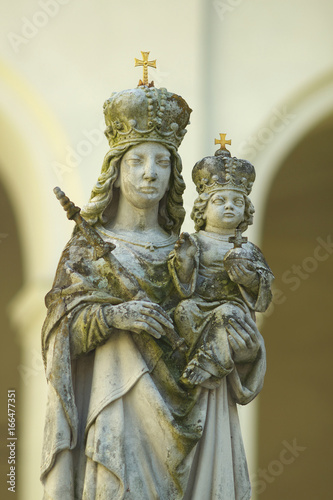 Sculpture of Saint Maria