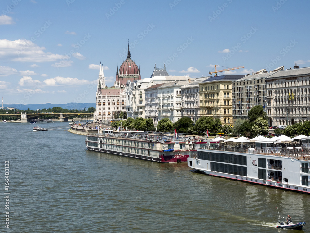 Naklejka premium View over the Danube at the Hungarian Budapest, Hungary