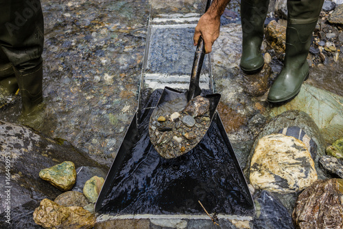 Принти на полотні to fill a sluice box, gold panning semi professional