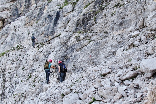 Bergwandern in der Felswand