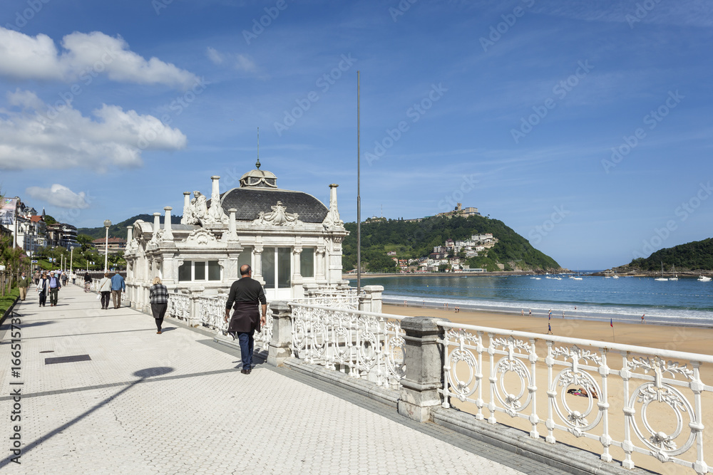 Fototapeta premium Promenade in San Sebastian, Spain