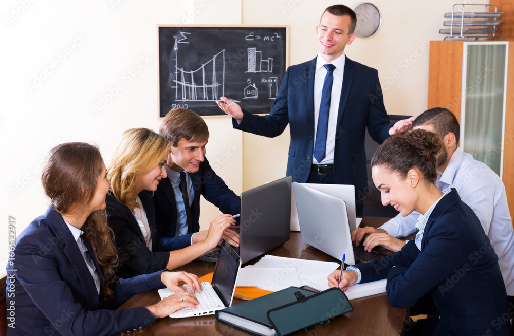 Fototapeta premium Boss with subordinate officials discussing