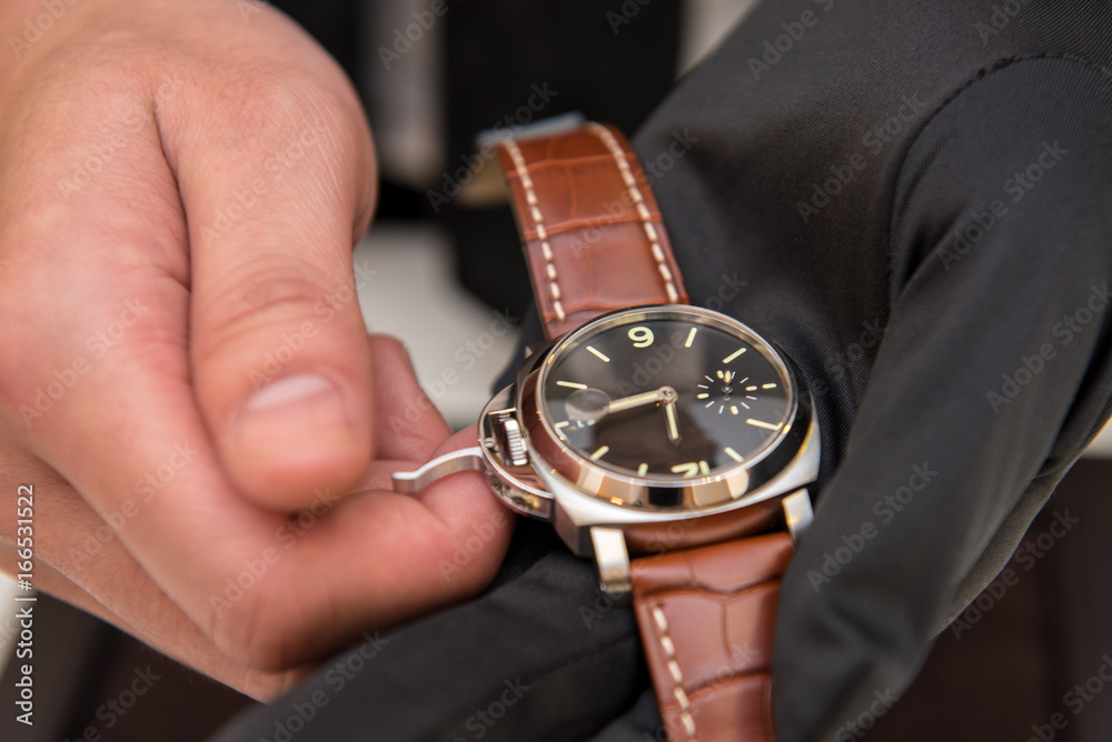 Watchman show watch repair finish for customer check approved Watchman show watch repair finish for customer check approved