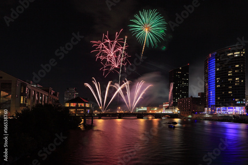 Wallpaper Mural Fireworks Torontodigital.ca