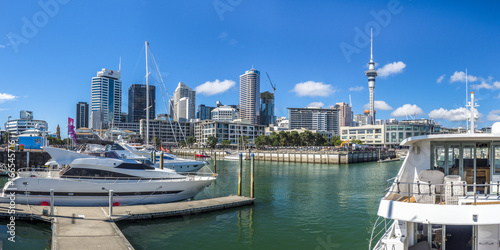 Auckland, Yachthafen mit Skyline und Skytower, Neuseeland, Nordinsel