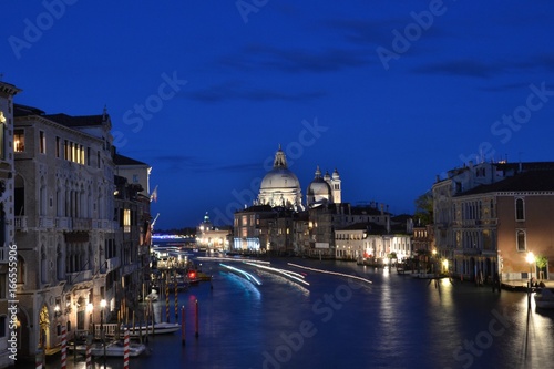 Venice by night © Etienne