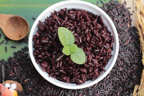 cook black rice and raw organic riceberry rice