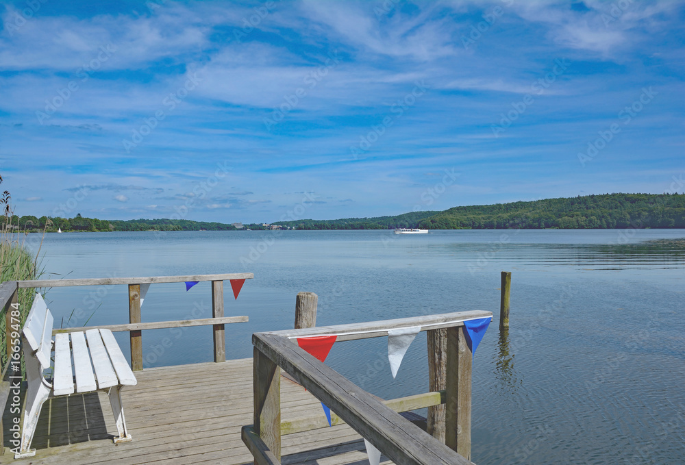 Schiffsanleger am Dieksee in Malente-Timmdorf,Holsteinische Schweiz,Schleswig-Holstein,Deutschland