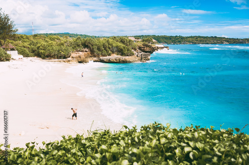 Fototapeta Naklejka Na Ścianę i Meble -  Tropical beach with blue ocean in Bali