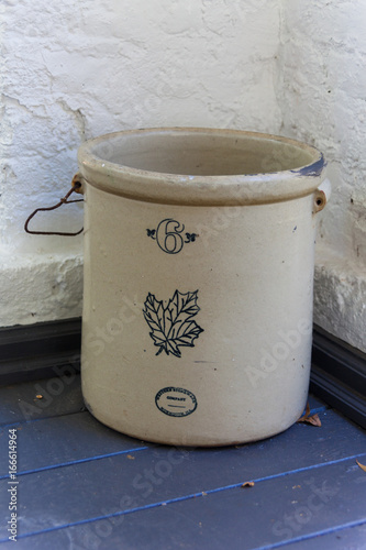 Number 6 Crock