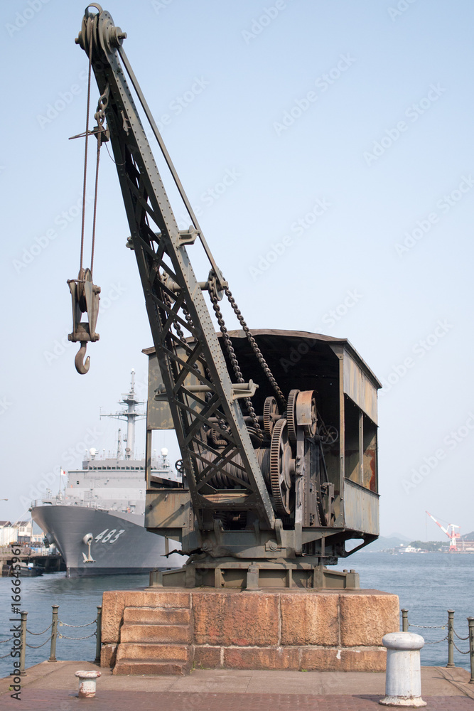 Fototapeta premium 魚雷揚げおろしクレーン