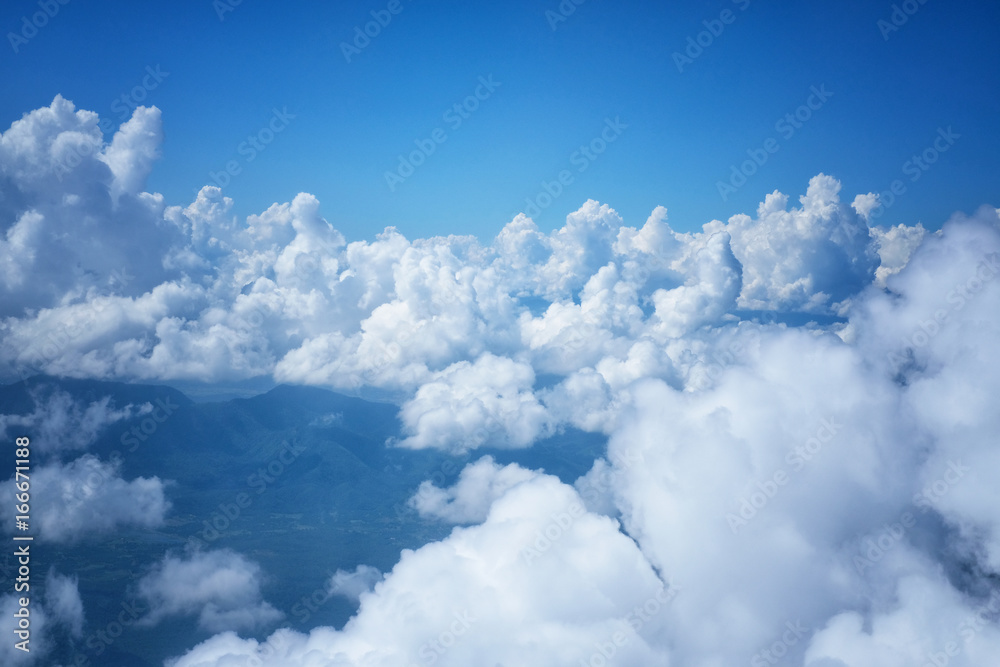 Naklejka premium Blue sky and big clouds