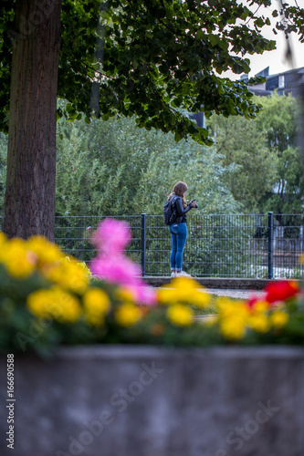 Junges Mädchen fotografiert an der Nahe in Bad Kreuznach