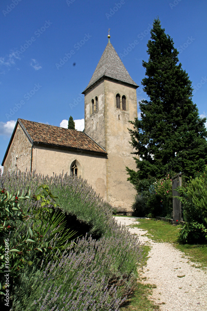 Fototapeta premium chiesa di San Giacomo a Termeno