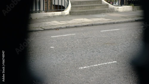Wallpaper Mural Guy on his bike in the street of London, England, close Torontodigital.ca