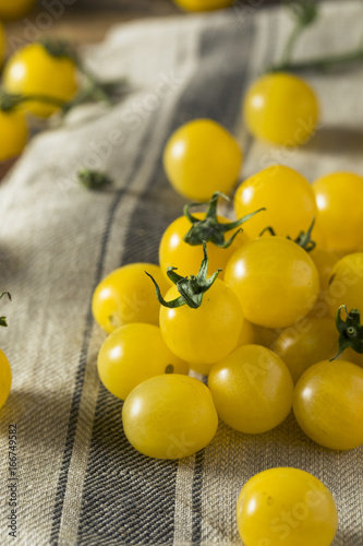 Raw Organic Yellow Cherry Tomatoes