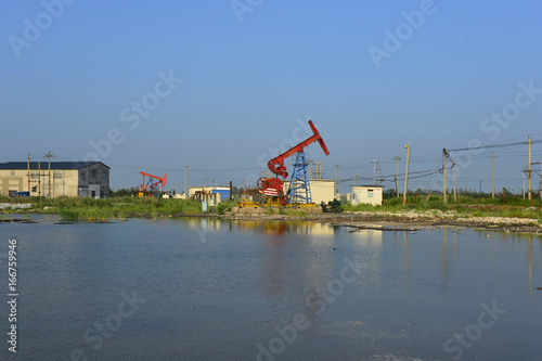 The oil pump © qiujusong