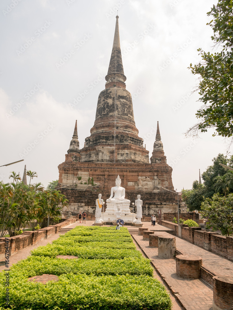 Fototapeta premium Wat Yai Chaya Mongkol