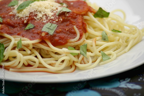 Nudeln mit Tomatensauce