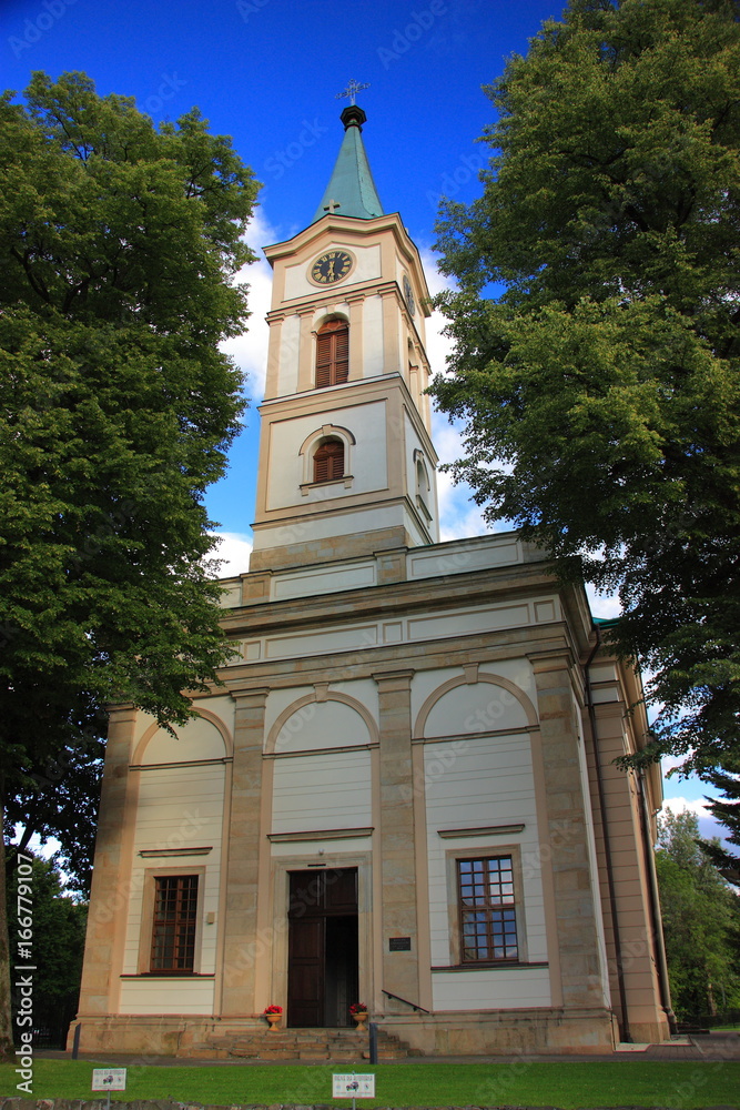 Kościół Ewangelicko-Augsburski apostołów Piotra i Pawła w Wiśle, wybudowany w 1838 roku w stylu klasycystycznym.