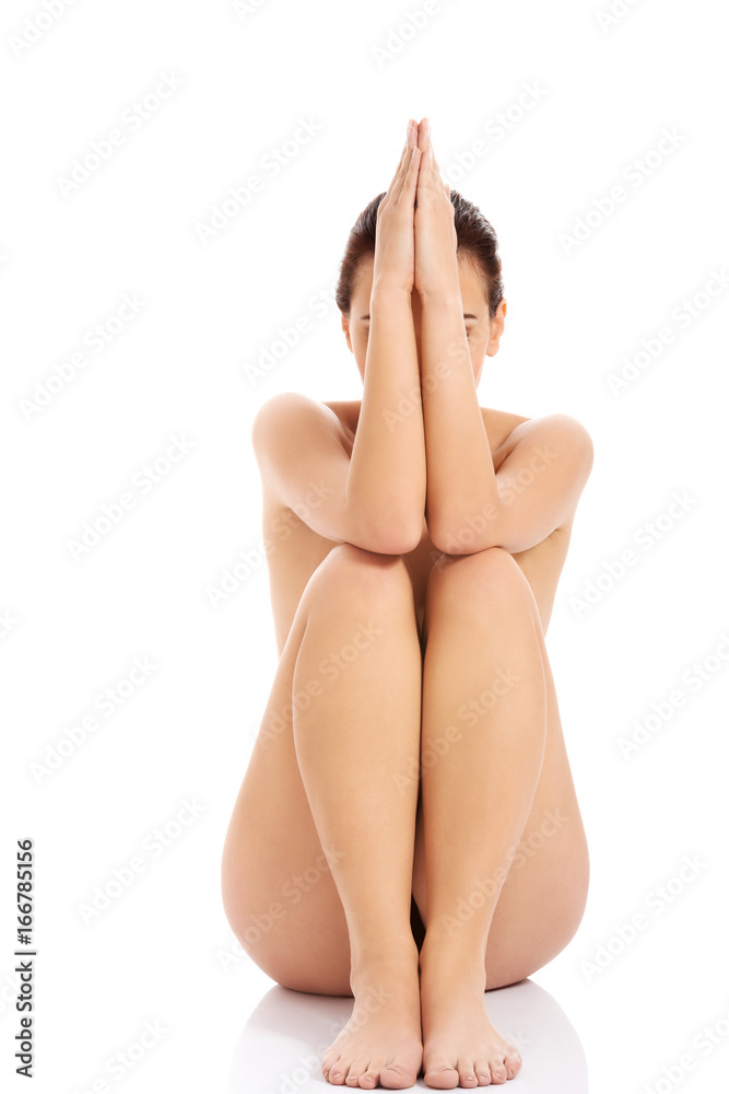 Obraz premium Sexy fit naked woman with healthy clean skin.