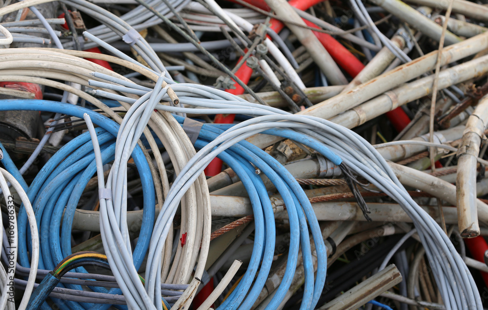 copper cables with plastic insulation in the dump of polluting a copper cables with plastic insulation in the dump of polluting a