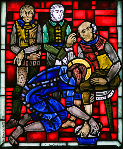 Stained Glass in Worms - Jesus washing the feet of St Peter