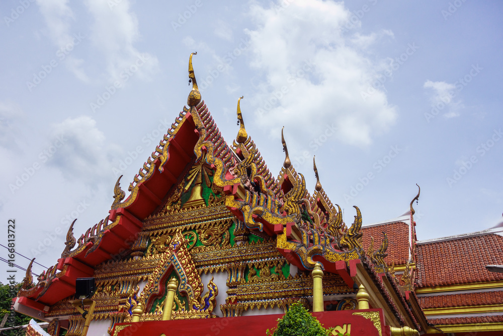 Fototapeta premium タイ バンコク, 第３級王室寺院 , Wat Soi Thong : チャオプラヤー川・ワット・ソイ・トン