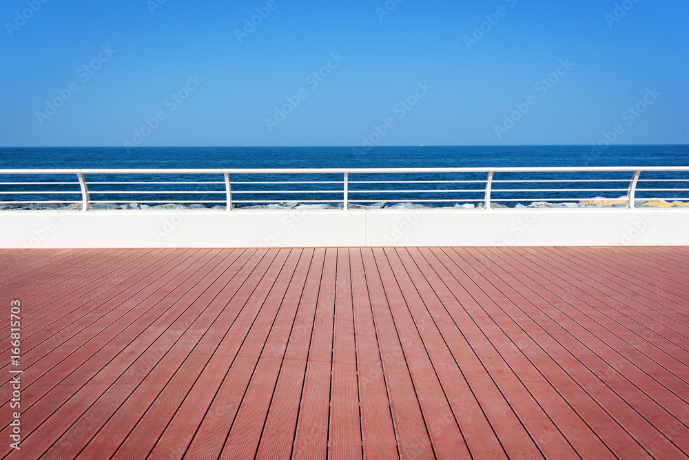 Fototapeta premium Sidewalk on beach
