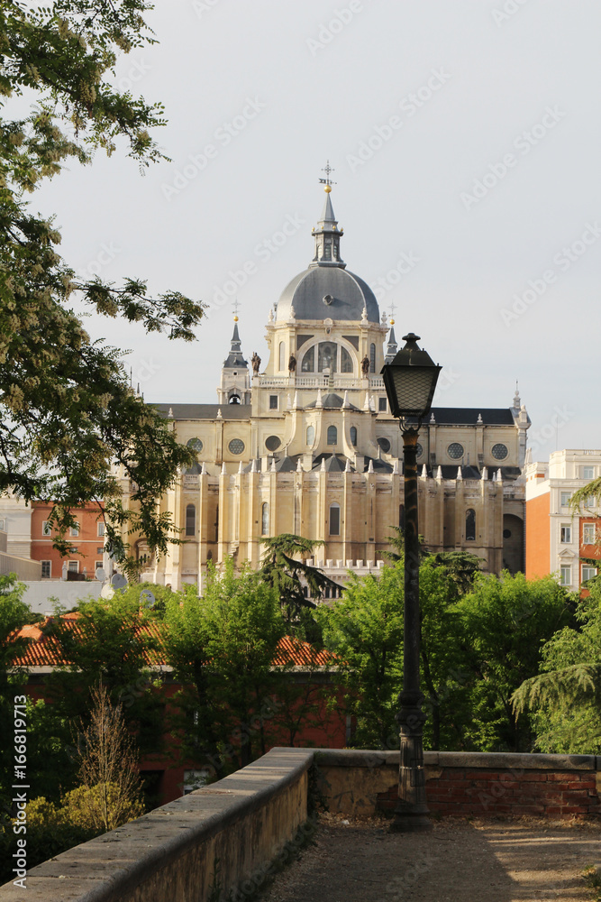 Obraz premium Almudena Cathedral, Madrid, Spain 