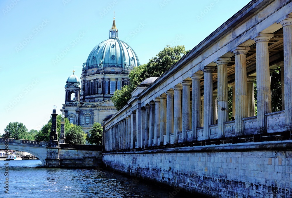 Fototapeta premium Berlin - Dom, Spree und Museum