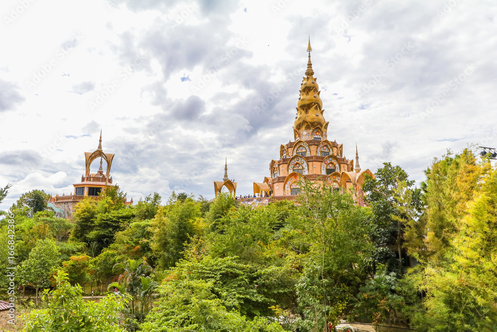 Naklejka premium PHETCHABUN , THAILAND - JANUARY 3, 2017: Phrathat phasornkaew temple is one of the most important for meditation and beautiful landscape view or popular place in Phetchabun , Thailand.