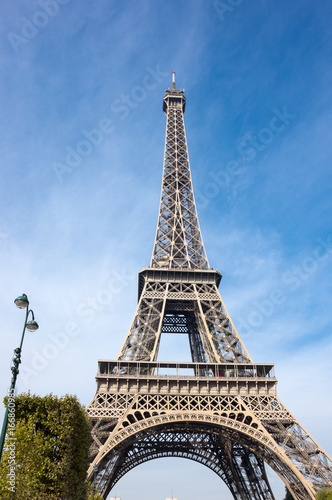 Fototapeta Naklejka Na Ścianę i Meble -  The Eiffel Tower in Paris