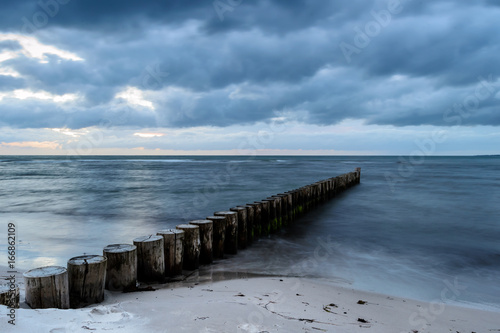 Wellenbrecher am Strand von Graswarder © dominikfrings