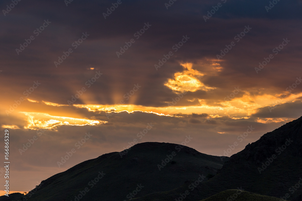 Sonnenuntergang im Komodo-Archipel - Kleine Sundainseln - Indonesien Sonnenuntergang im Komodo-Archipel - Kleine Sundainseln - Indonesien