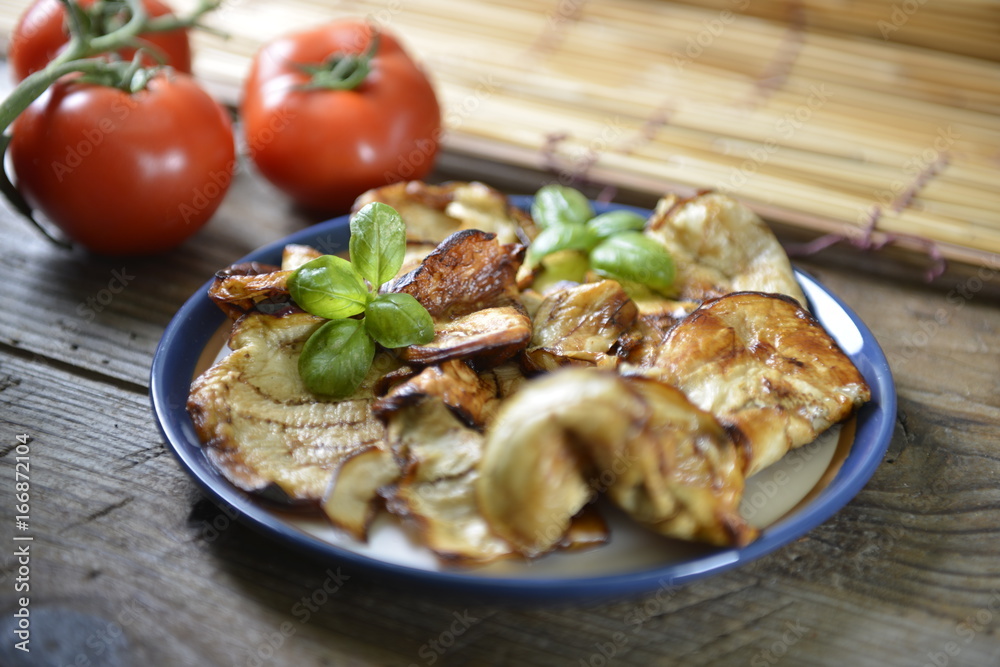 maccheroni e melanzane fritte