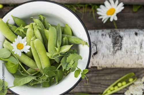 fresh green peas