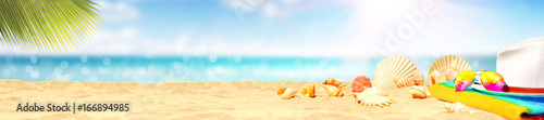 Sch  ner Strand - Urlaub Konzept