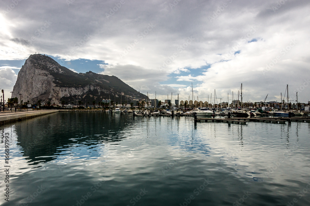 Hafen vor dem Fels von Gibraltar