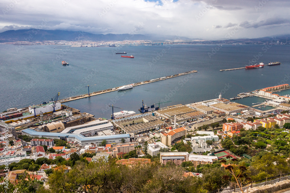 Docks und Hafen von Gibraltar in der Bucht von Algeciras