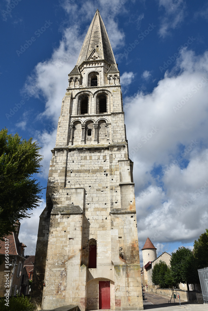 Clocher de l'abbaye Saint-Germain à Auxerre en Bourgogne, France