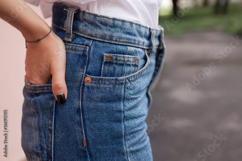 Hand in pocket denim pants