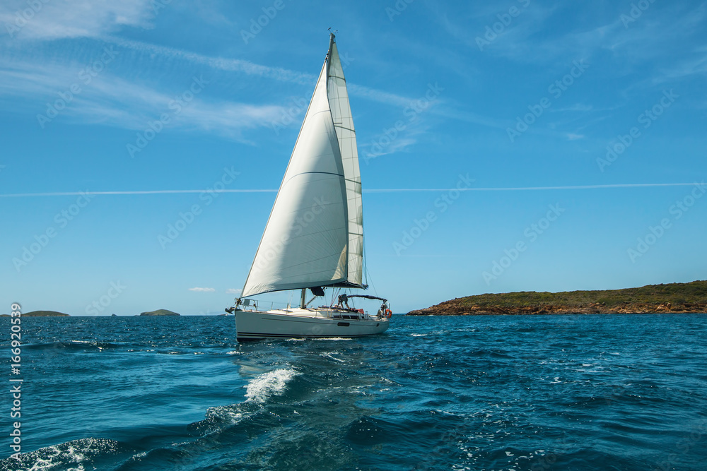 Naklejka premium Luxery yacht Sailing on the waves in the Aegean sea.
