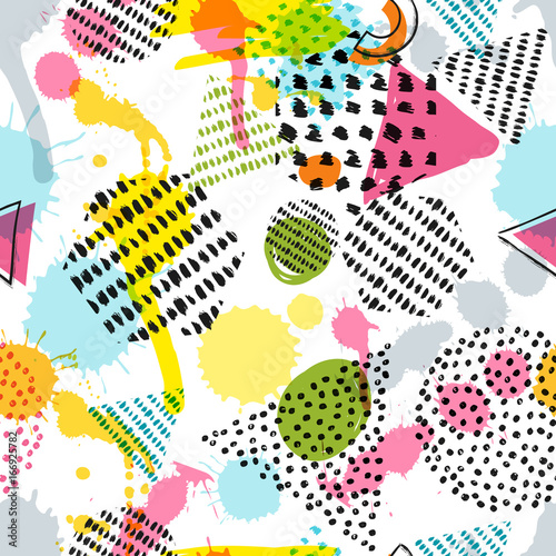 Vector seamless pattern with hand drawn geometric shapes on white background....