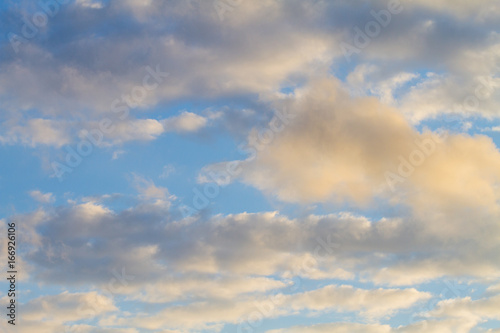 Fototapeta Naklejka Na Ścianę i Meble -  Blauer Himmel mit Wolken