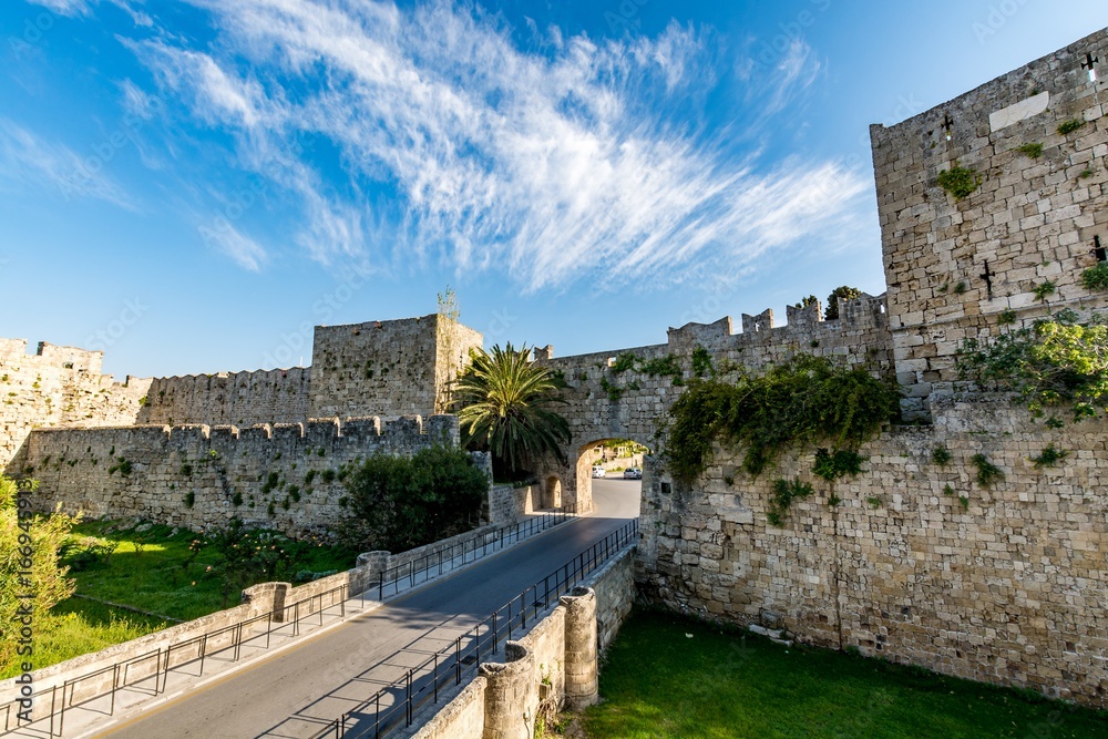 Obraz premium Freedom Gate at Rhodes old town and bridge leading to it, Rhodes island, Greece