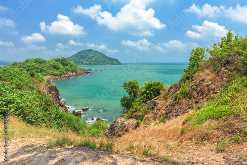 Thailand sea surface summer wave and beautiful cloudscape with blue sky © yotrakbutda