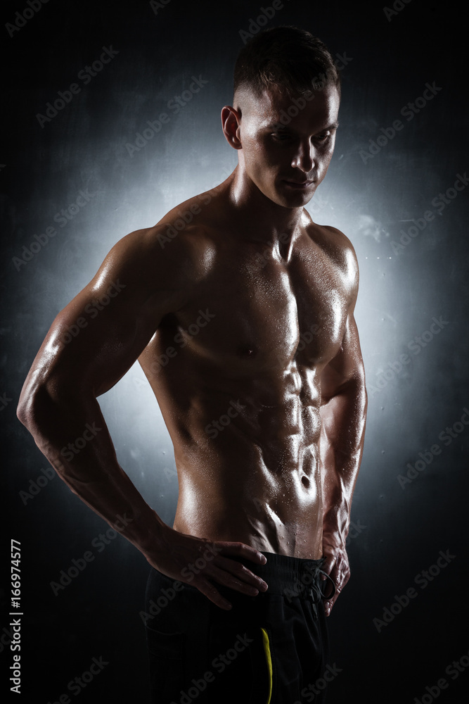 Obraz premium athletic man posing