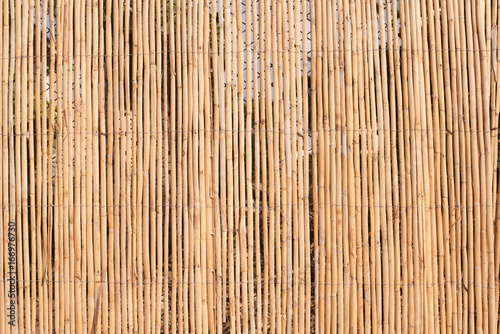 muro de peque  os palos de madera
