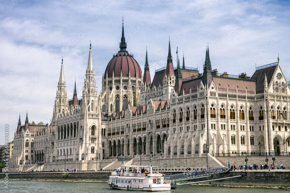 Budapest, Government palace